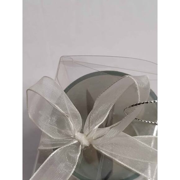 4 Calla Lily Design Candle Favor. - Picture 3 of 7